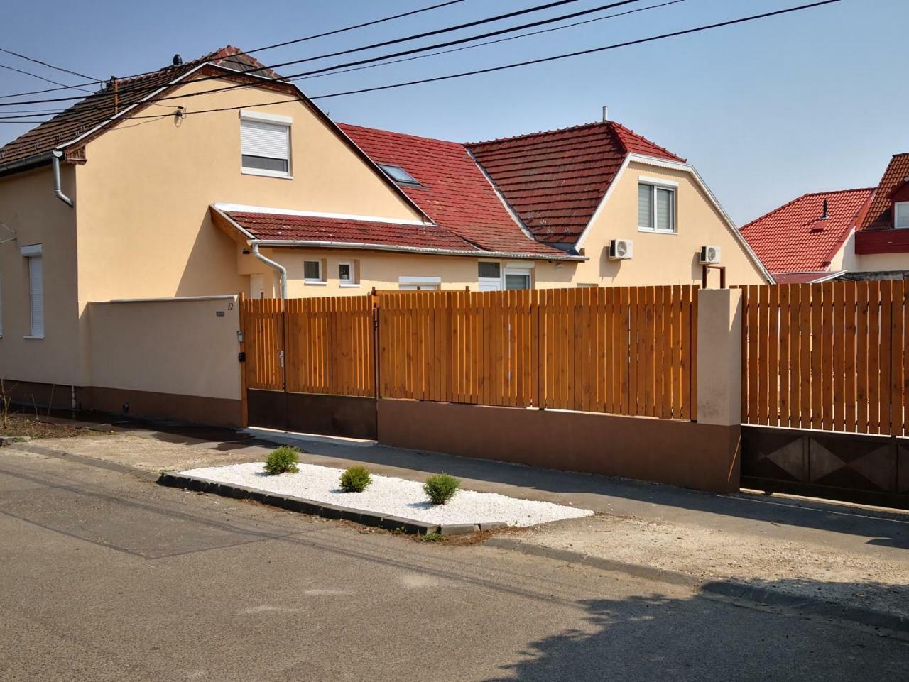 Ferienwohnung Green Garden Plus Apartman Budapest Exterior foto